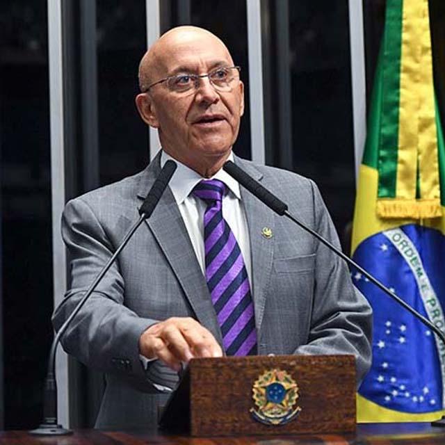 Senador Confúcio Moura cobra descentralização da reforma agrária